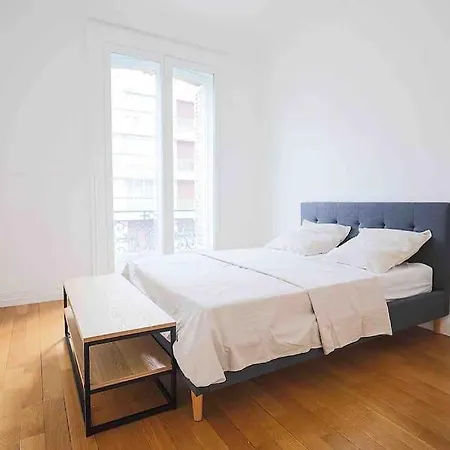 Daire Avenue Des Champs-elysees : Luxe Parisien Paris